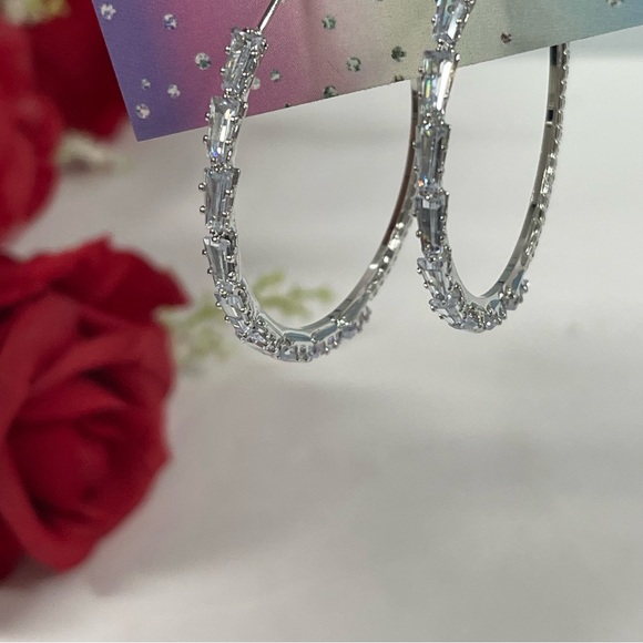 💎SALE NEW! CZ CRYSTAL HOOP EARRINGS! - Picture 3 of 7